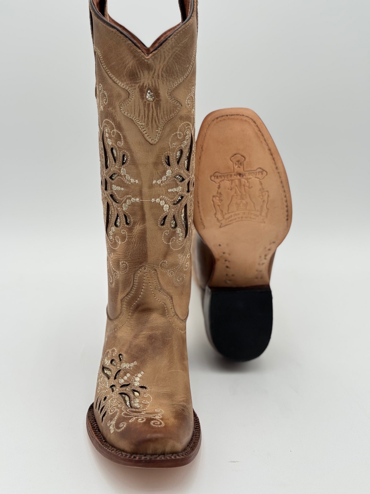 TML205060 SAND W/BROWN BUTTERFLY