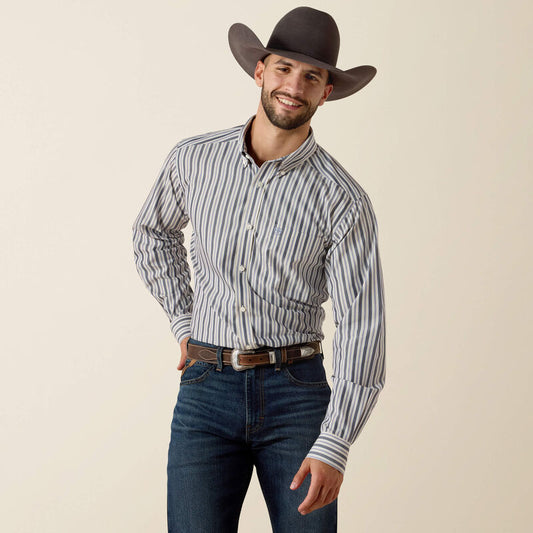 10073692 Wrinkle Free Wickham Fitted Shirt