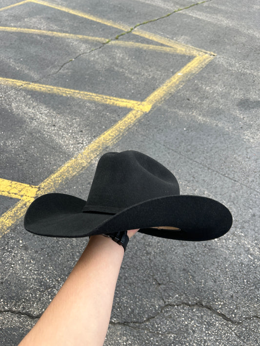100x Montero Black Felt