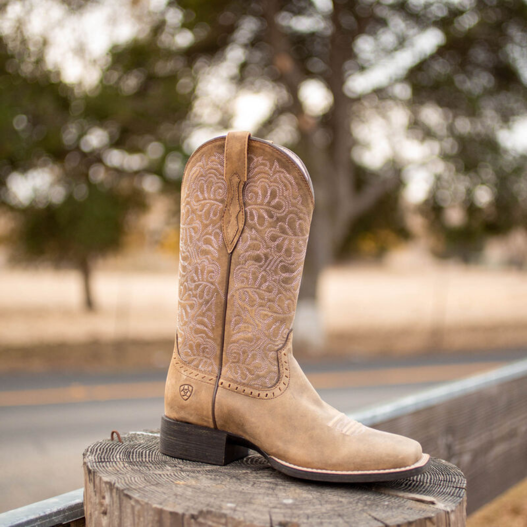 10019906 Round Up Remuda Wide Square Toe Western Boot Ariat