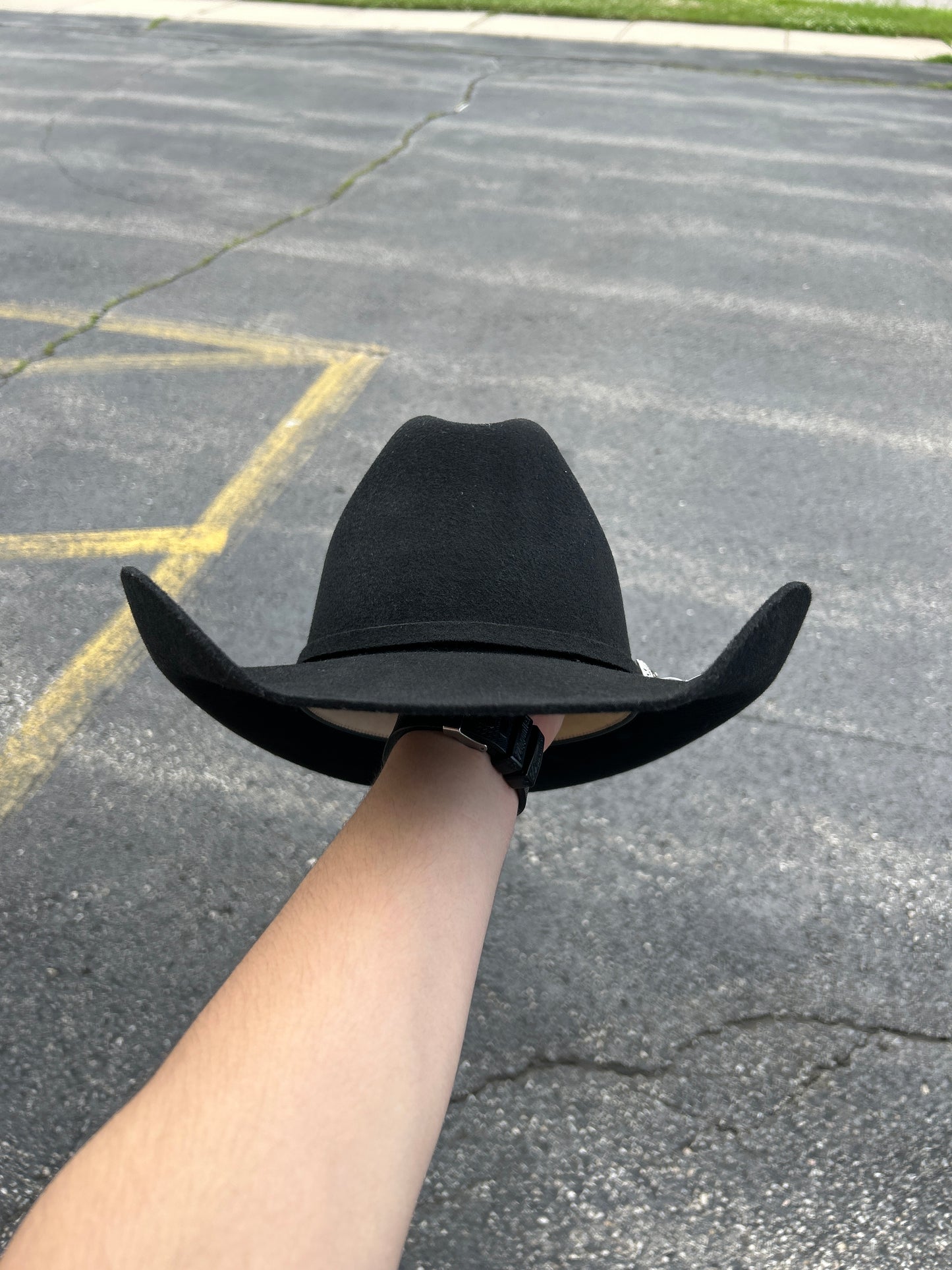 100x Montero Black Felt
